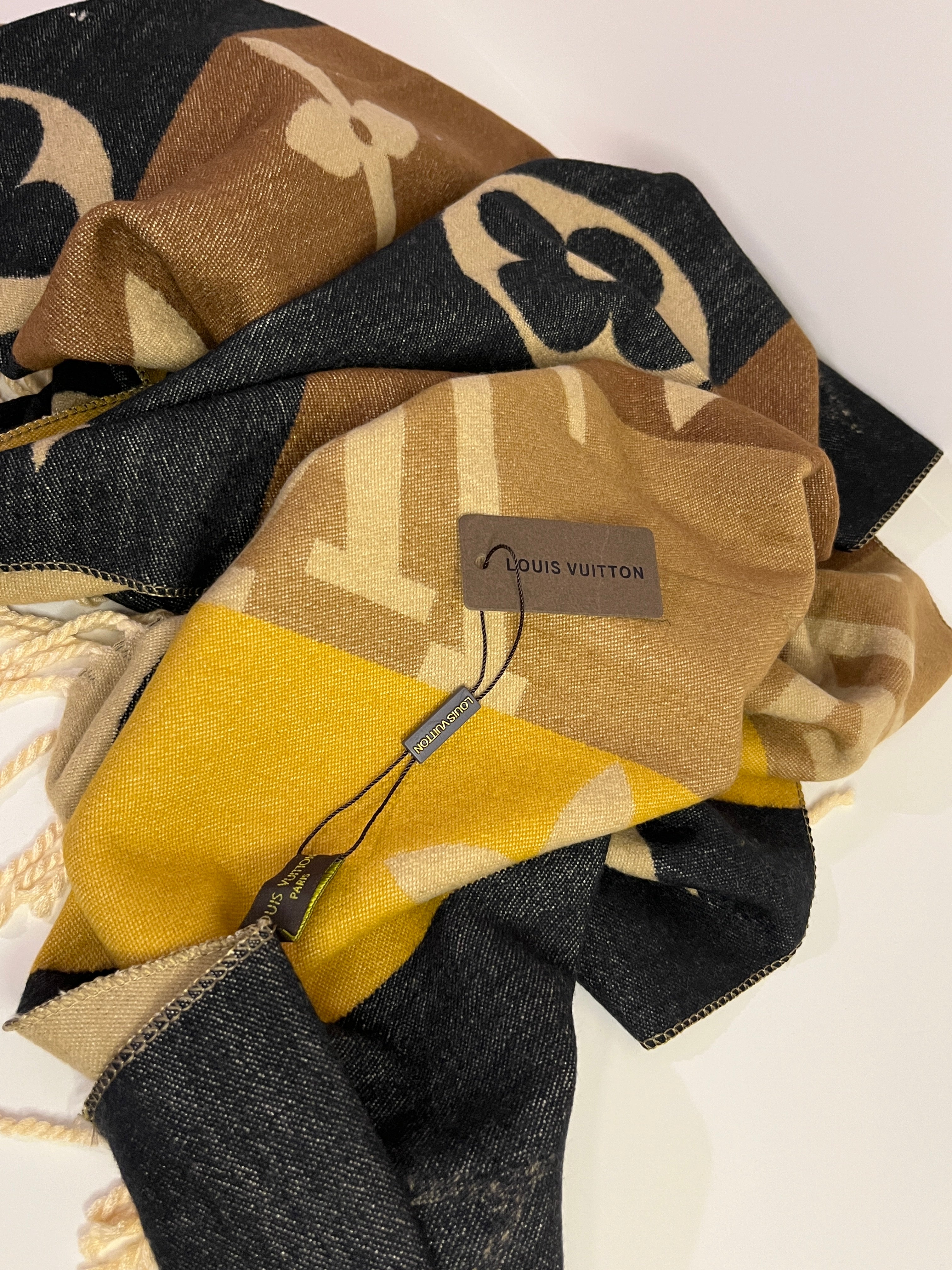 LV Şal Karışık Renk Siyah